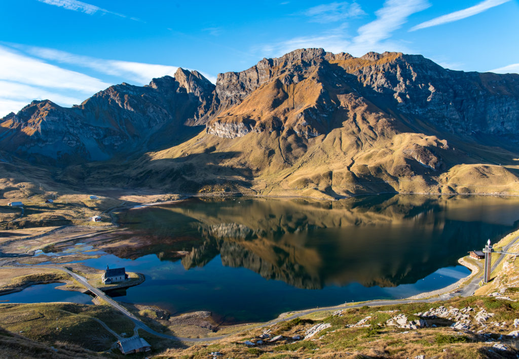 Melchsee-Frutt Blick vom Bonistock auf den Melchsee mit dem Glogghuis im Hintergrund