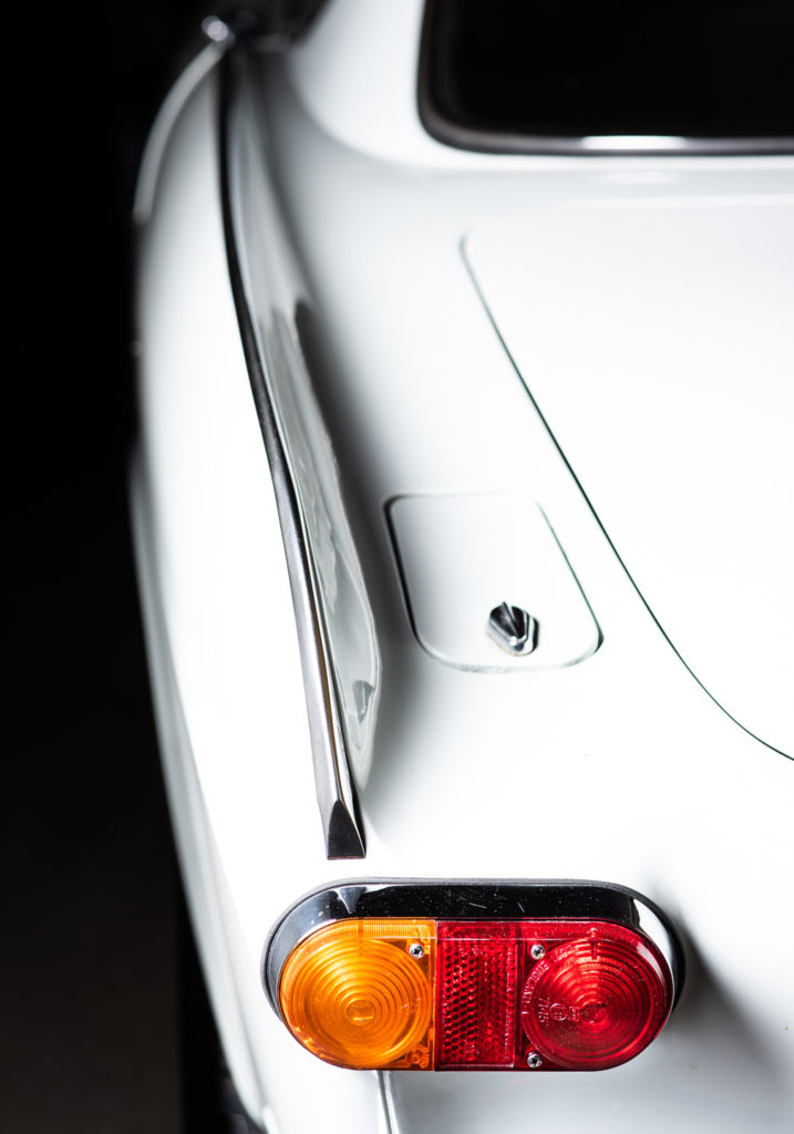 Volvo P1800 S - Heckflosse, Tankdeckel und Rücklicht