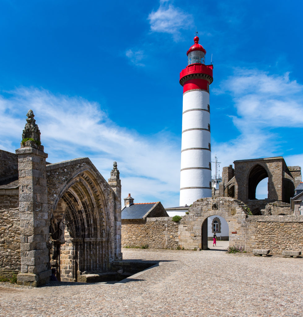 Breizh, Bretagne, Leuchtturm von St.Mathieu und Reste der Kathedrale