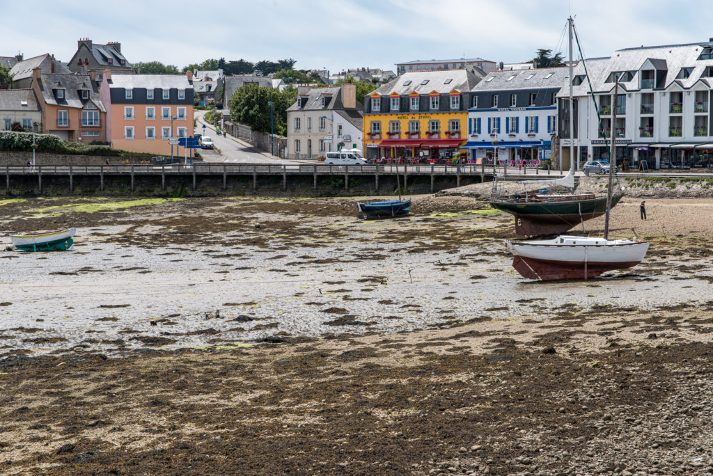 Breizh, Bretagne, Hafen von Camaret-sur-Mer bei Ebbe