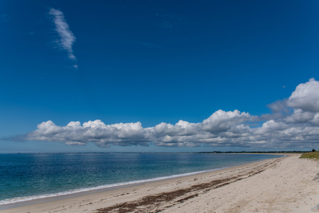 Breizh, Bretagne, Strand von Kerler mit Gewitterwolken über dem Meer
