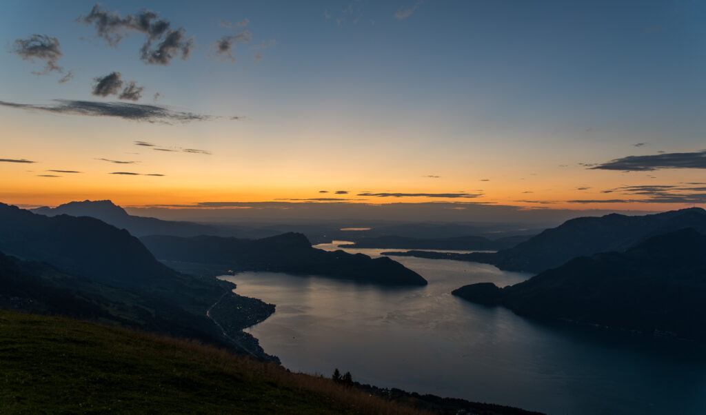 blaue Stunde &uuml;ber dem Vierwaldst&auml;ttersee